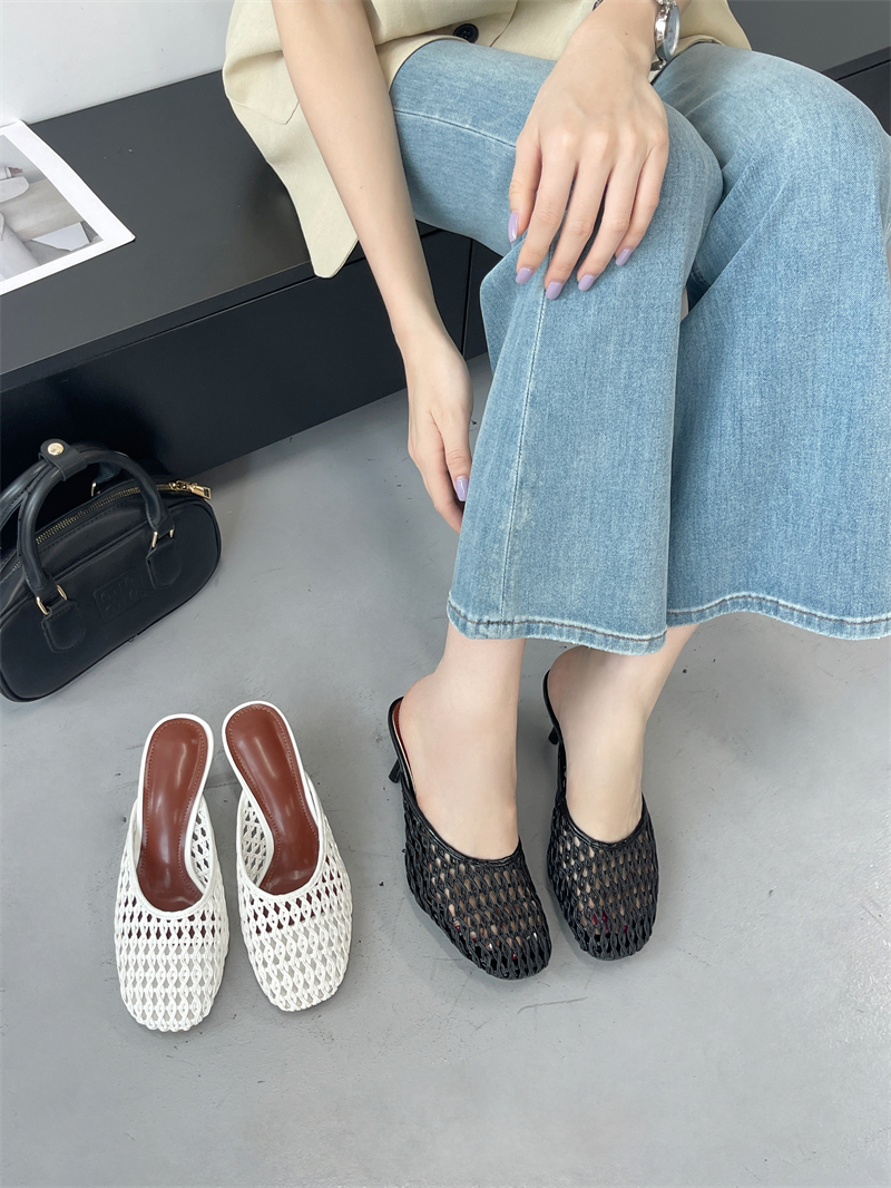 2025 New Closed-Toe Hollow Woven Women's Sandals Slippers