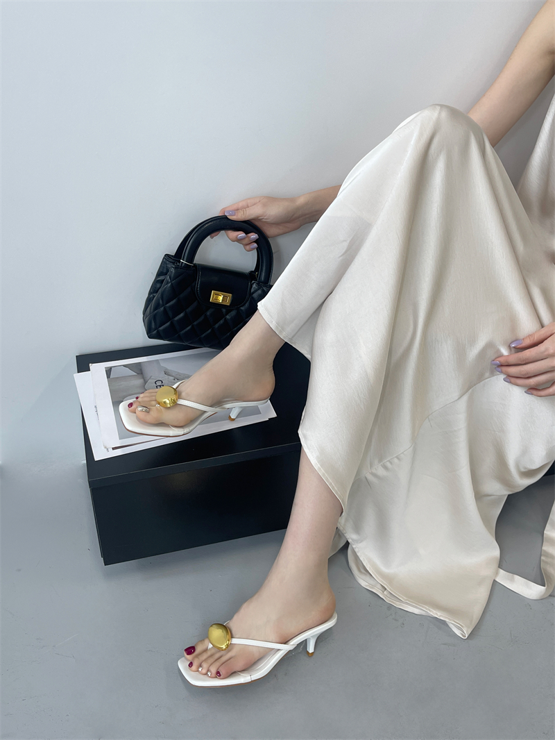 2025 New Low Heel Flip Flop Sandals for Women - Image 2