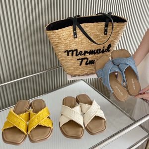 French Style Flat Slippers for Women Summer 2025 New Beach Vacation Sandals with Dress