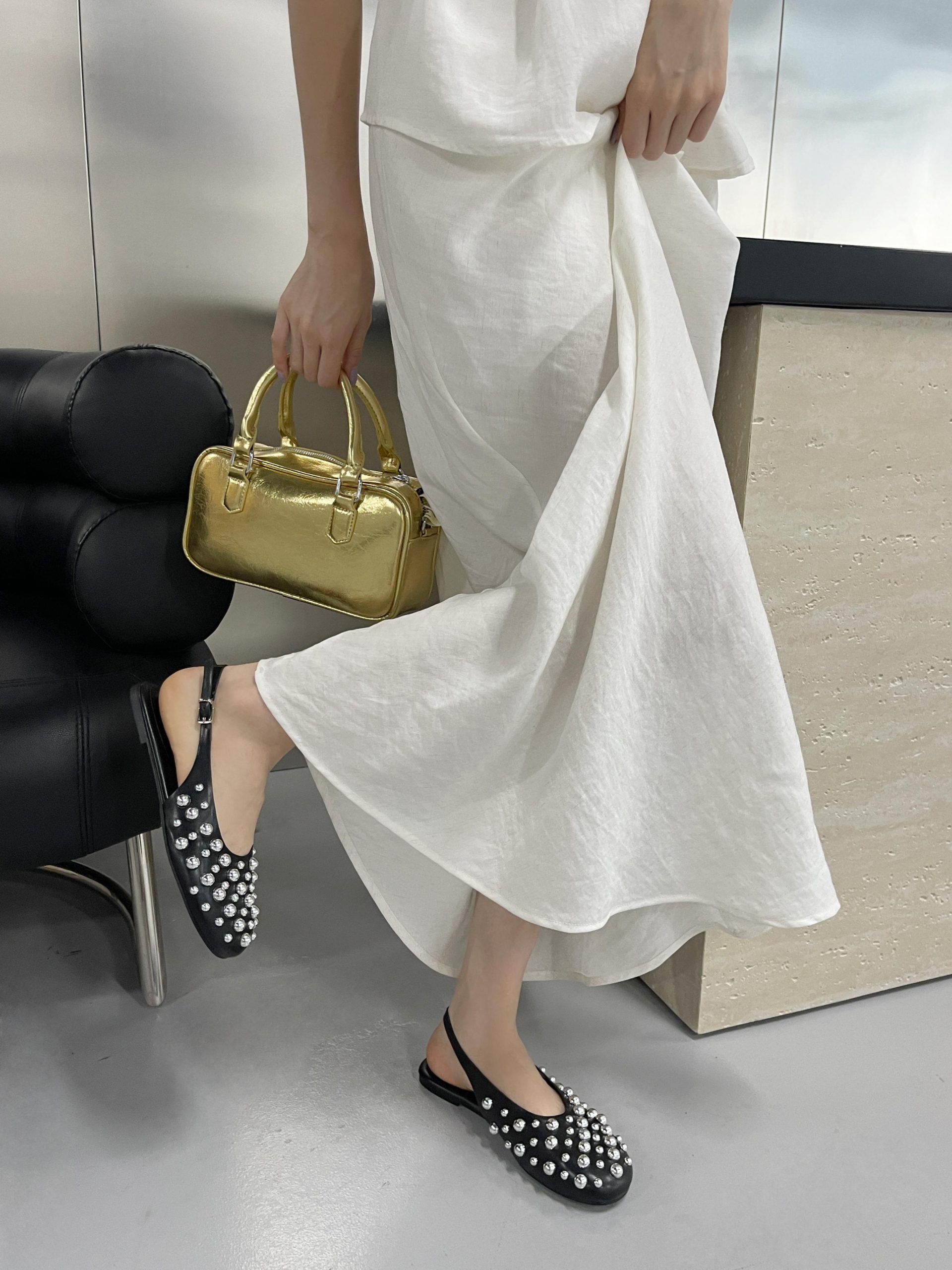 2025 New Flat Closed Toe Rivet Strap Sandals for Women - Image 3